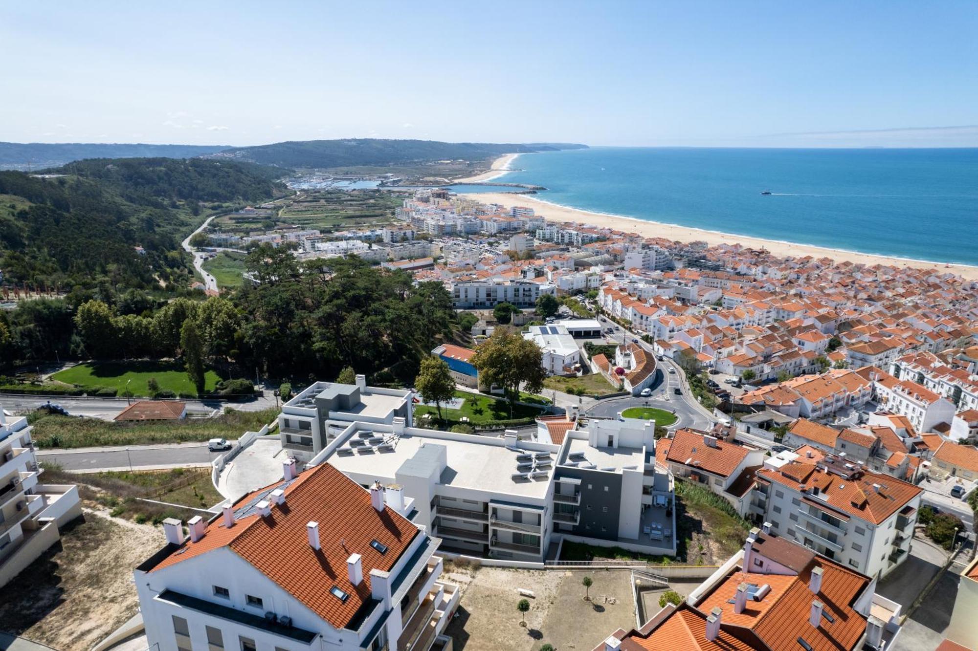 Panoramic Views - Terrace, Sea Views & Pool Apartment Nazaré Exterior photo