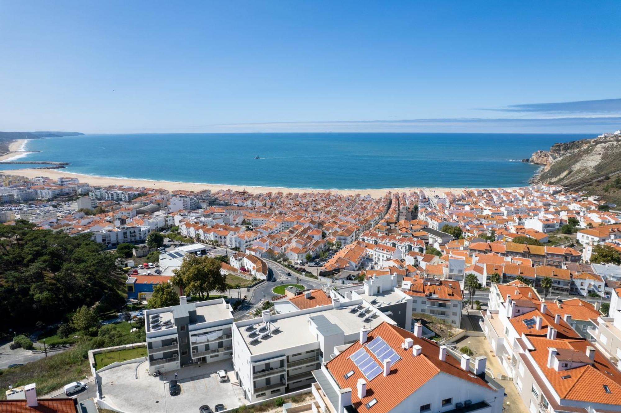 Panoramic Views - Terrace, Sea Views & Pool Apartment Nazaré Exterior photo