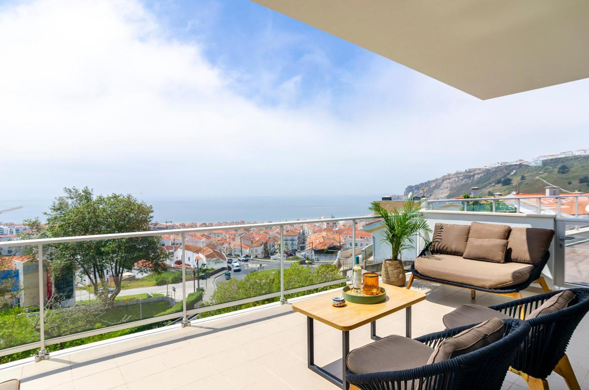 Panoramic Views - Terrace, Sea Views & Pool Apartment Nazaré Exterior photo