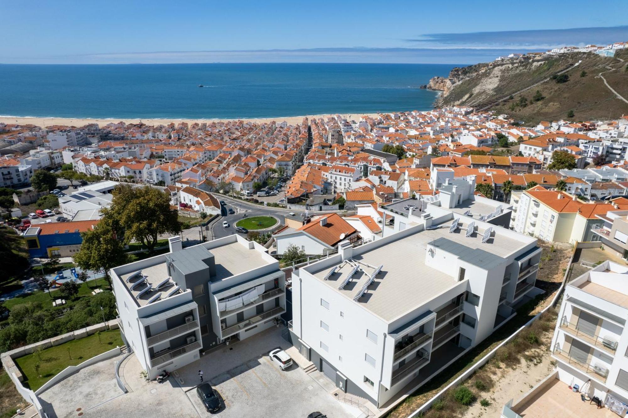 Panoramic Views - Terrace, Sea Views & Pool Apartment Nazaré Exterior photo