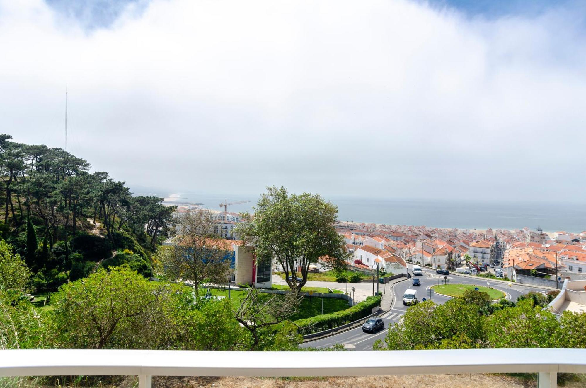 Panoramic Views - Terrace, Sea Views & Pool Apartment Nazaré Room photo